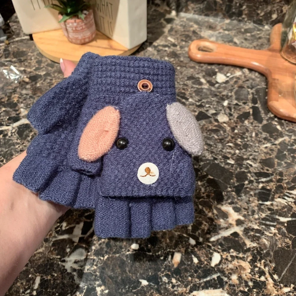 Adorable kids gloves